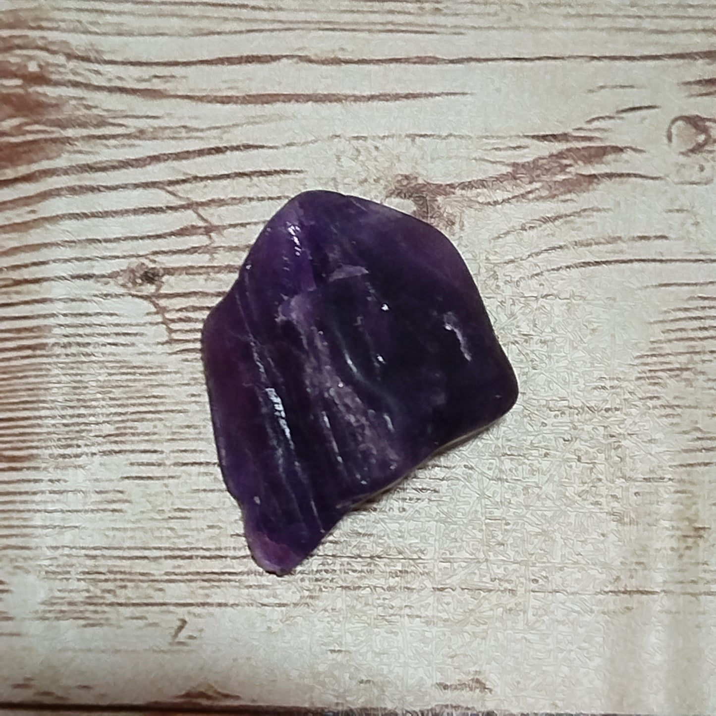 💜 Amatista – Calma, Intuición y Energía Espiritual